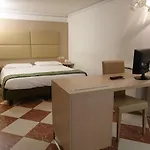 西普罗别墅酒店