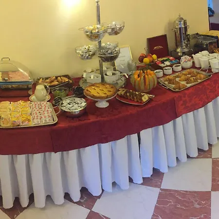 Hotel Cipro 3*